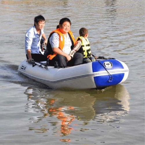 东河镇公园游玩充气漂流船